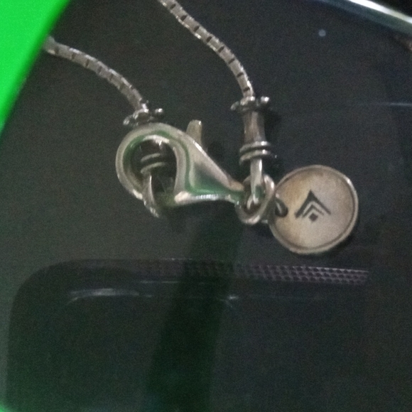 Silpada 925 Silver hammered oval minimalistic necklace and earring Set - Picture 4 of 12